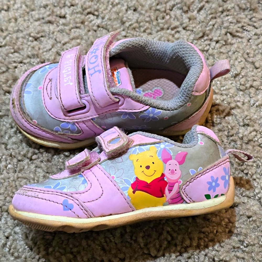 Vintage Disney Winnie the Pooh & Piglet Vel cro Sneakers Baby US 4
